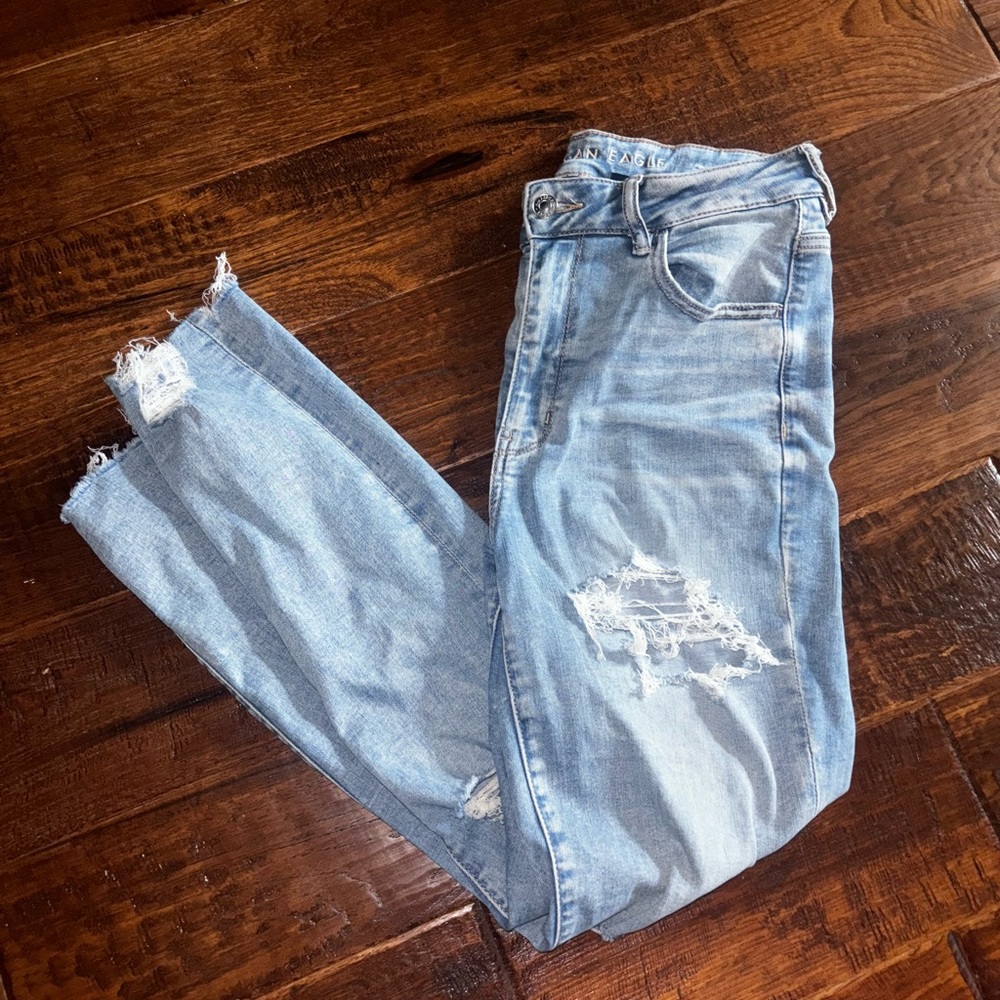 AMERICAN EAGLE JEANS